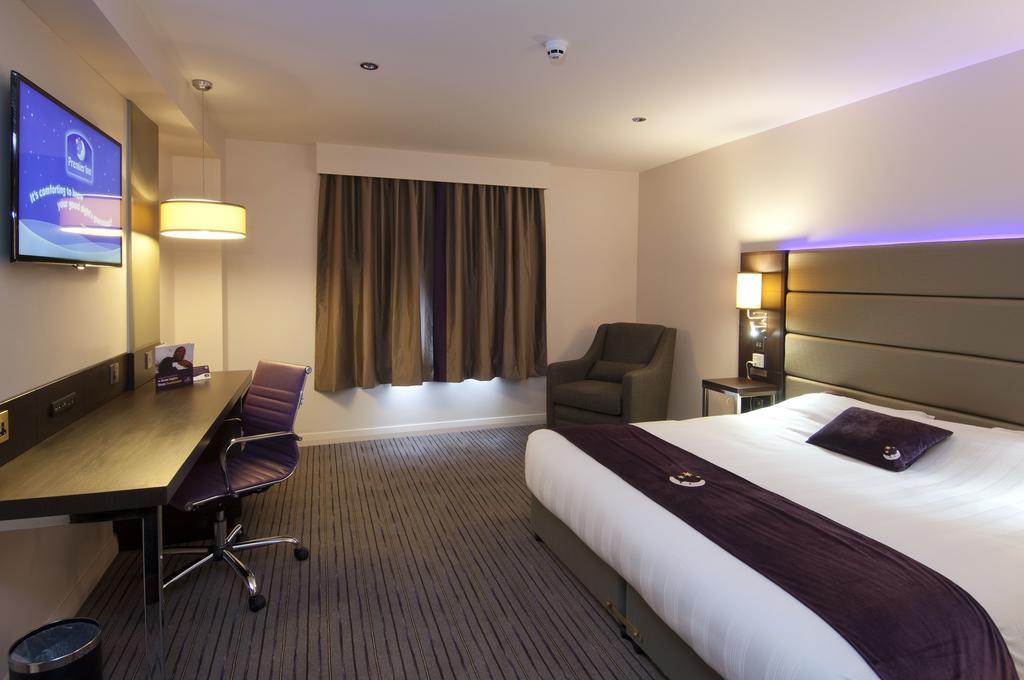 Premier Inn Inverness East Buitenkant foto