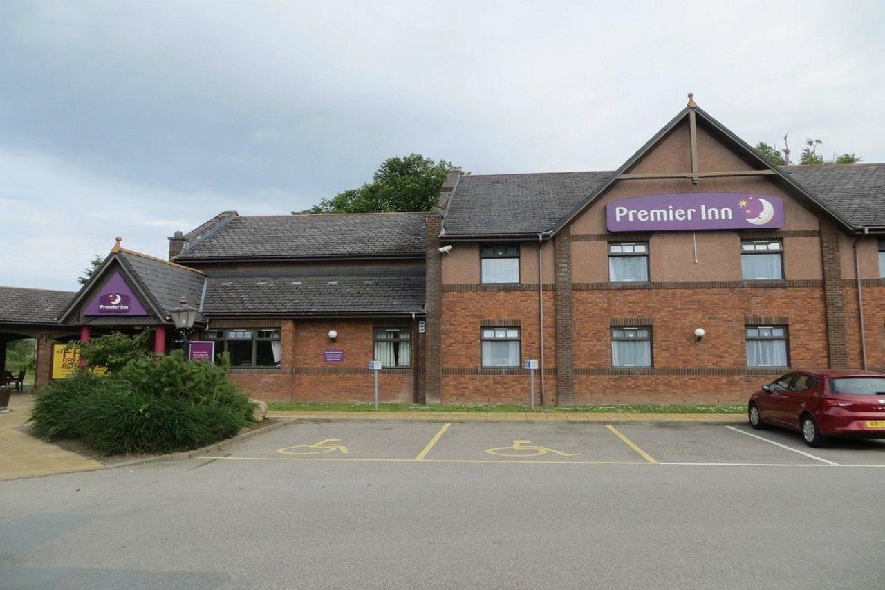 Premier Inn Inverness East Buitenkant foto