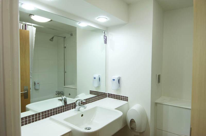 Premier Inn Inverness East Buitenkant foto
