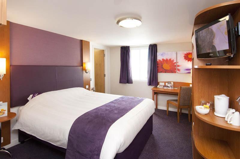Premier Inn Inverness East Buitenkant foto
