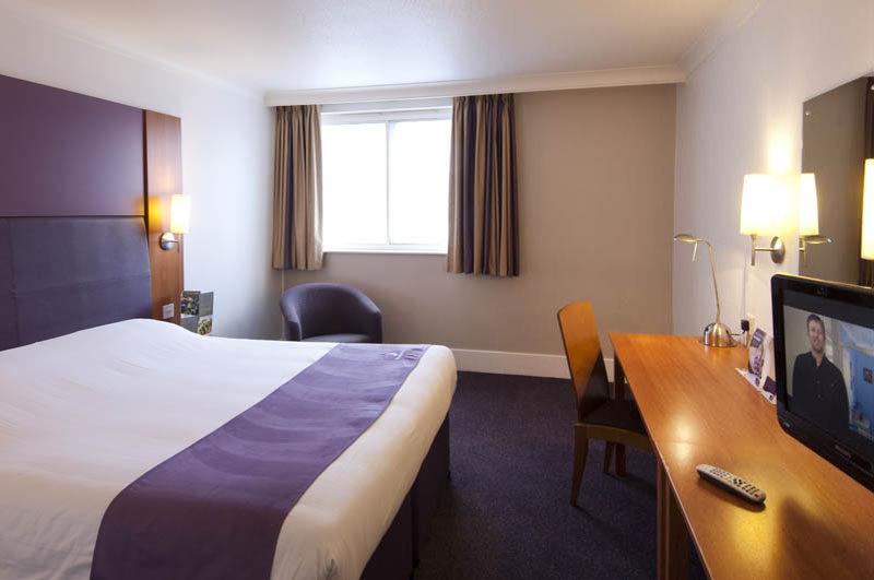 Premier Inn Inverness East Buitenkant foto