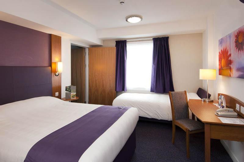 Premier Inn Inverness East Buitenkant foto