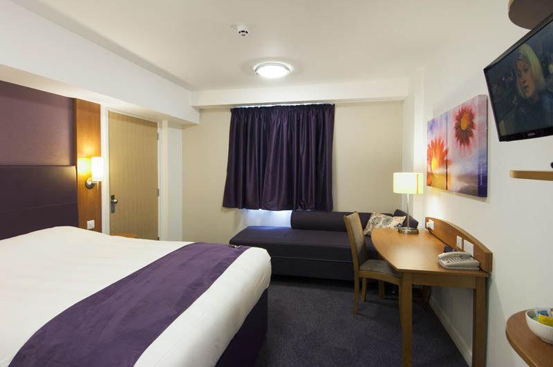 Premier Inn Inverness East Buitenkant foto